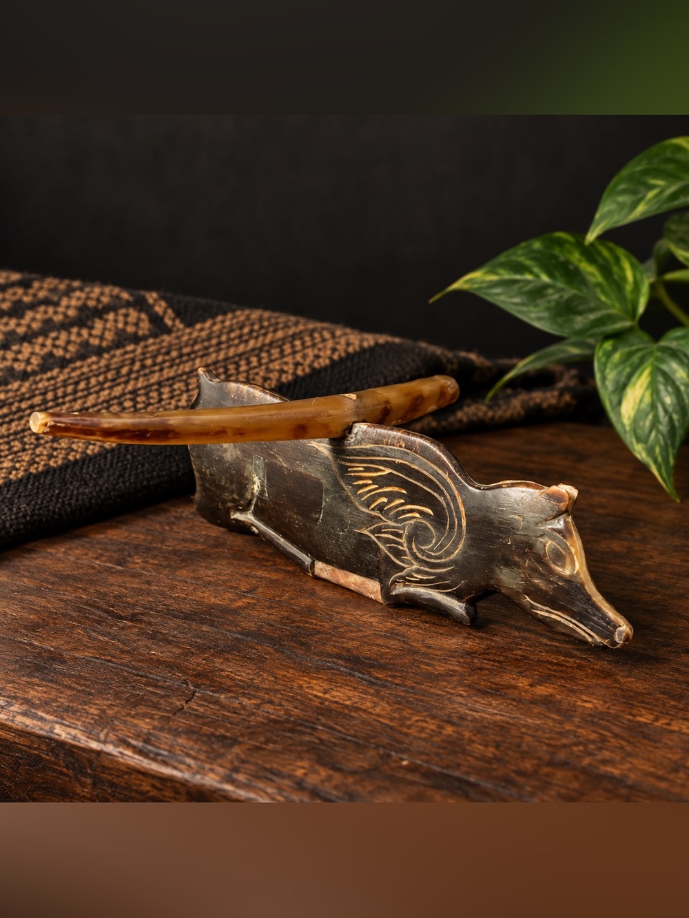 Vintage Hand-Carved Zoomorphic Horn Folk Art Object – Lizard/Animal Motif